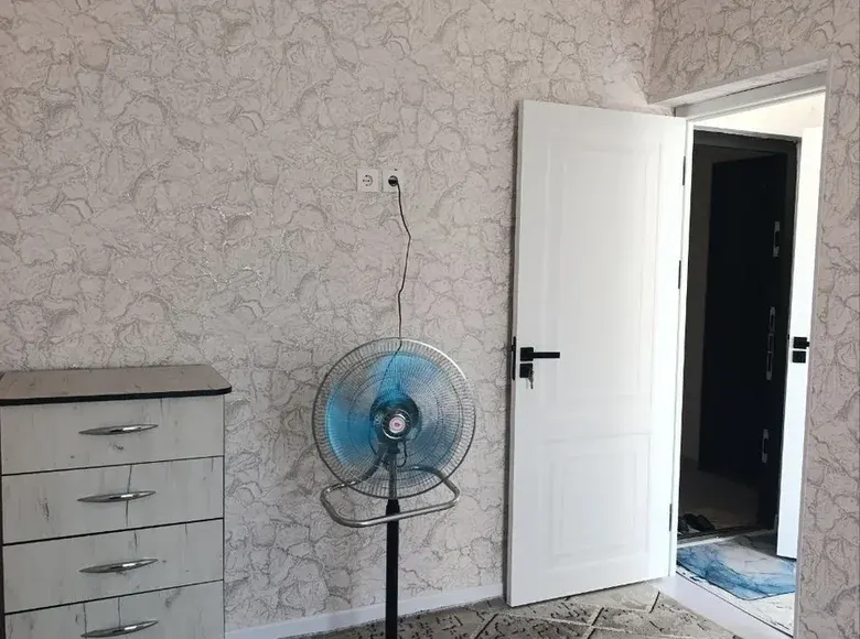 Ijaraga beriladi 1 xonali kvartira, 10 m², 2/10 qavat — Guliston shahri