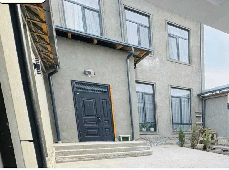Sotiladi 7 xonali hovli uy, 3 sotix, 300 m² — Sergeli tumani