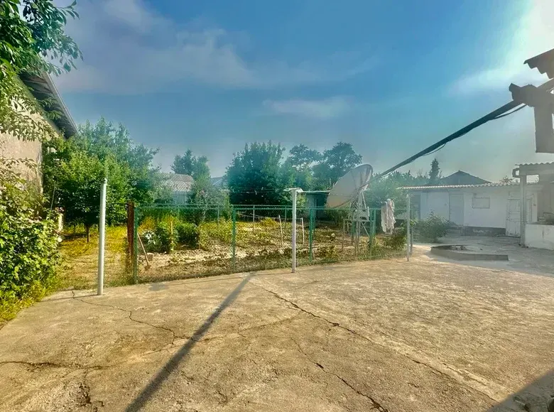 Sotiladi 4 xonali hovli uy, 90 m² — Yuqorichirchiq tumani