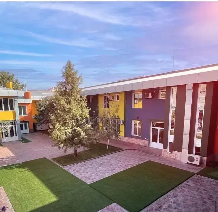 Сдаётся офис, 2500 м², 17 сот., 2/2 этаж — Мирабадский район