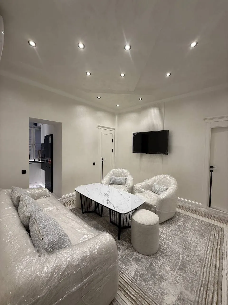 Продаётся 3-комнатная квартира, 55 м², 1/4 этаж — Мирабадский район