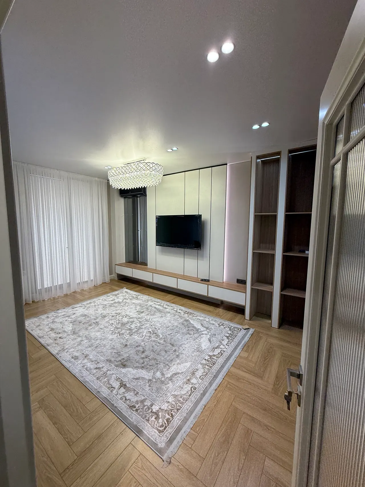 Продаётся 3-комнатная квартира, 95 м², 8/10 этаж — Алмазарский район