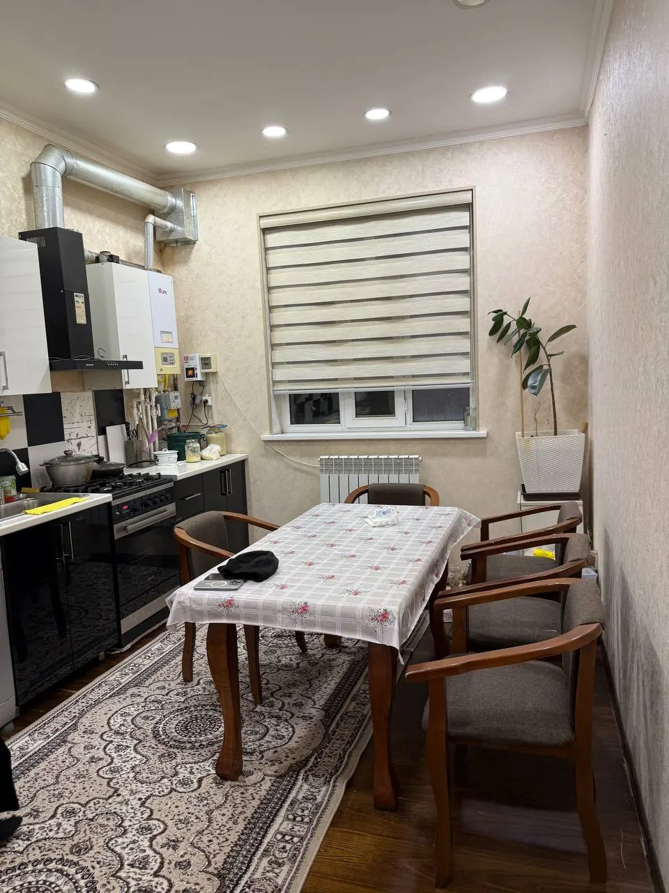Sotiladi 3 xonali kvartira, 70 m², 2/3 qavat — Yashnobod tumani