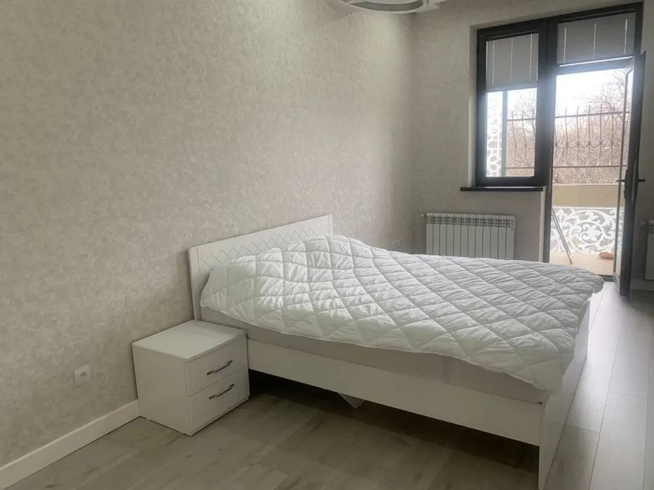 Ижарага берилади 3 хонали квартира, 105 м², 3/5 қават — Мирзо Улуғбек тумани