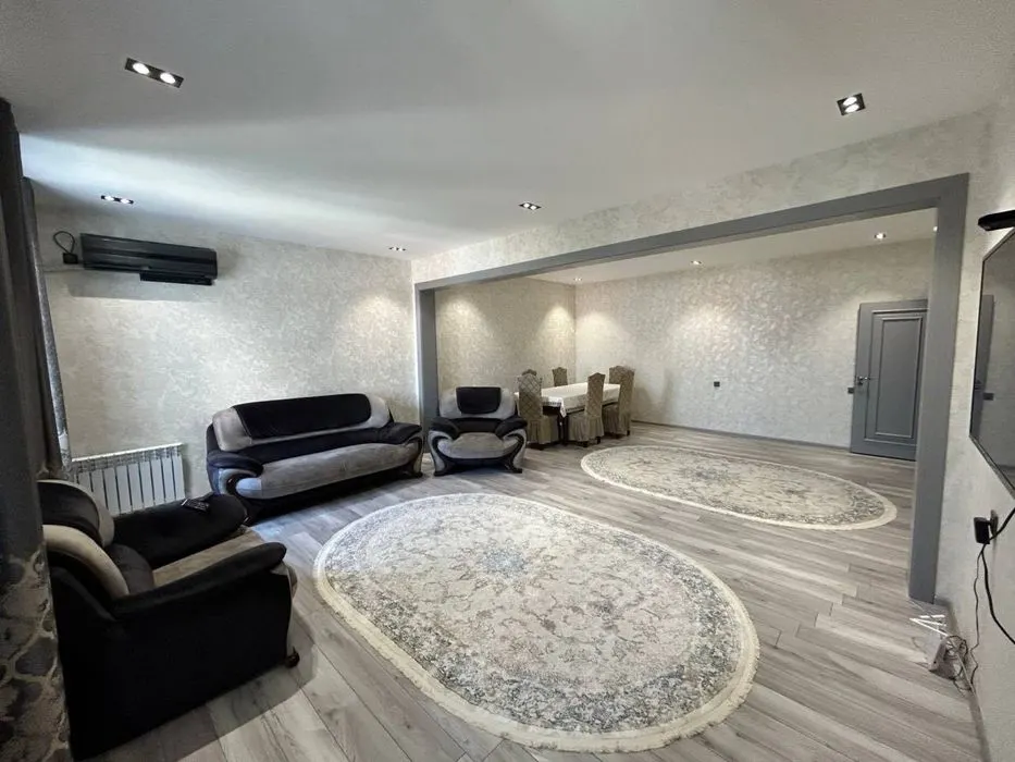 Сдаётся 3-комнатная квартира, 130 м², 10/12 этаж — Мирабадский район