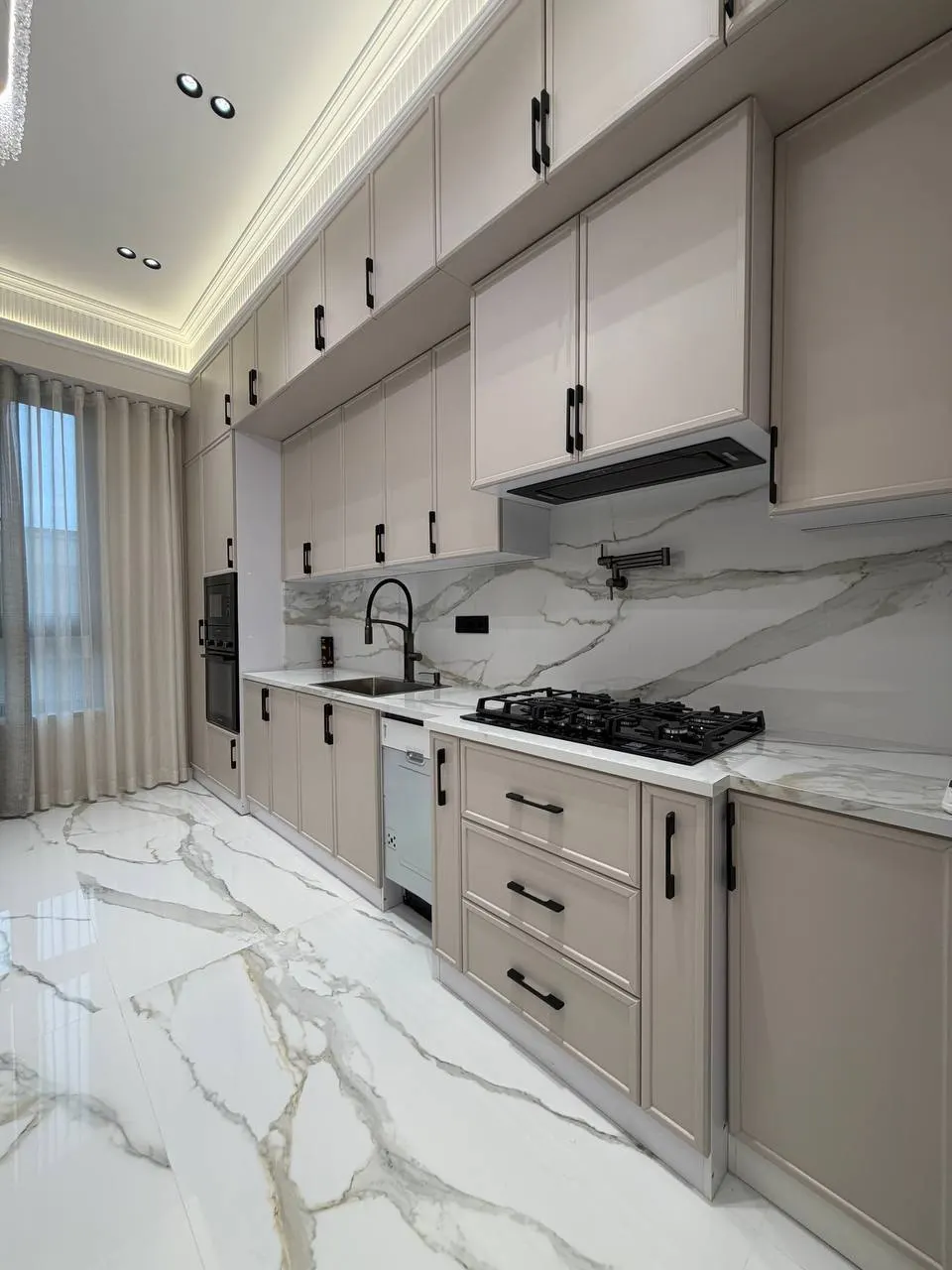 Сдаётся 4-комнатная квартира, 115 м², 3/12 этаж — Мирзо-Улугбекский район