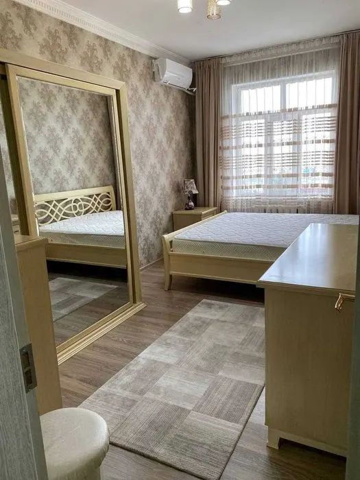 Сдаётся 4-комнатная квартира, 100 м², 5/9 этаж — Мирабадский район