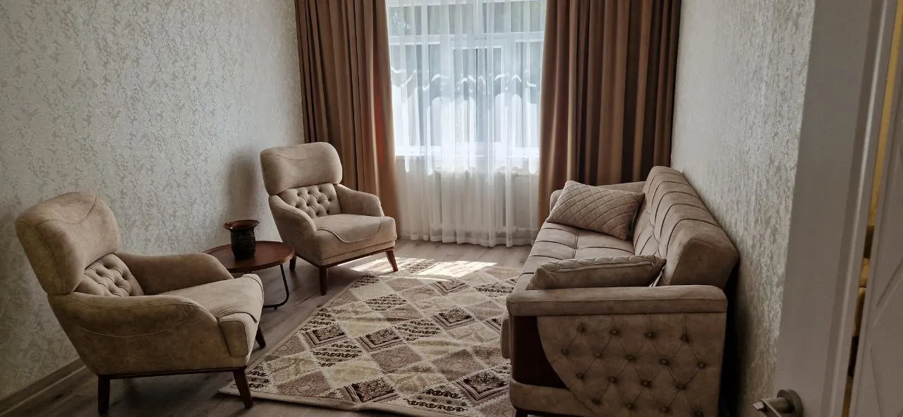 Сдаётся 3-комнатная квартира, 90 м², 5/5 этаж — Яккасарайский район
