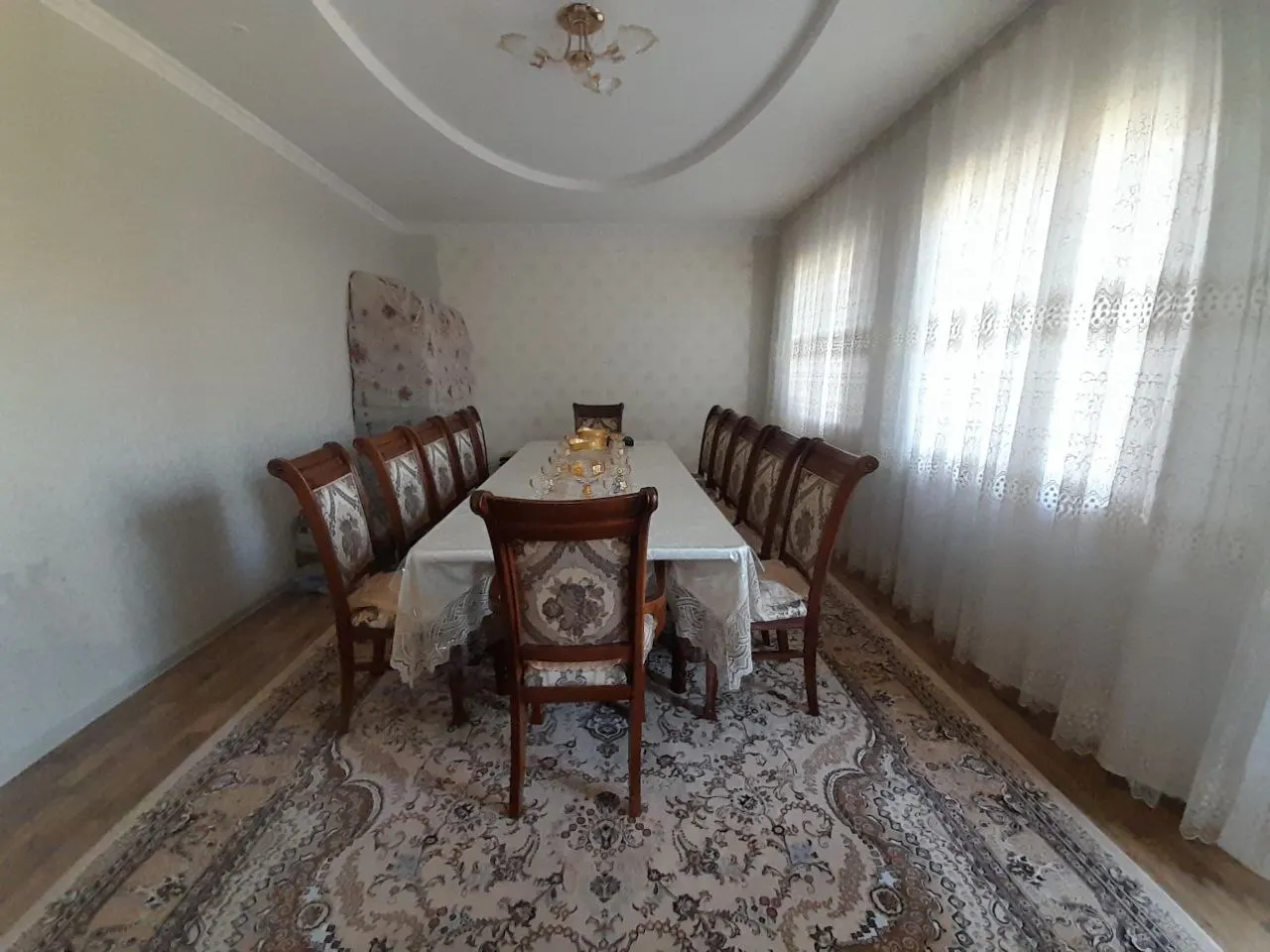 Sotiladi 3 xonali hovli uy, 4 sotix, 1 qavatli — Qibray tumani