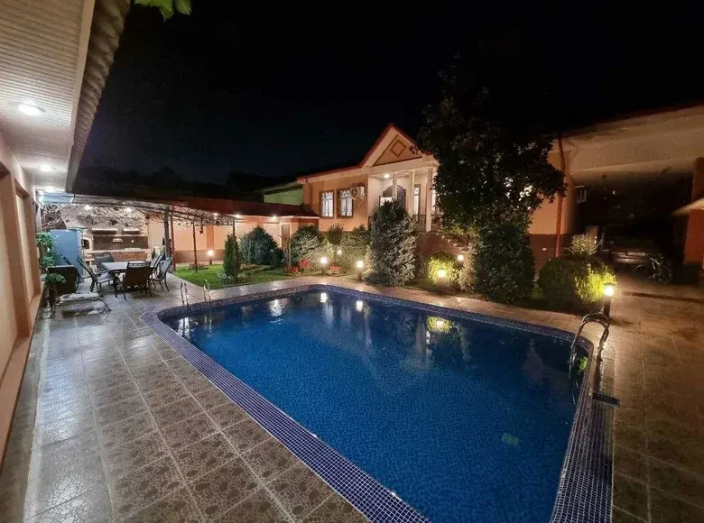 Ijaraga beriladi 6 xonali hovli uy, 500 m² — Mirzo Ulugʻbek tumani
