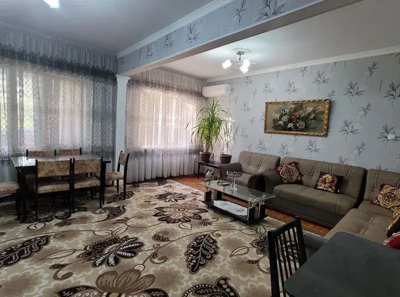 Сотилади 3 хонали квартира, 90 м², 4/5 қават — Мирзо Улуғбек тумани