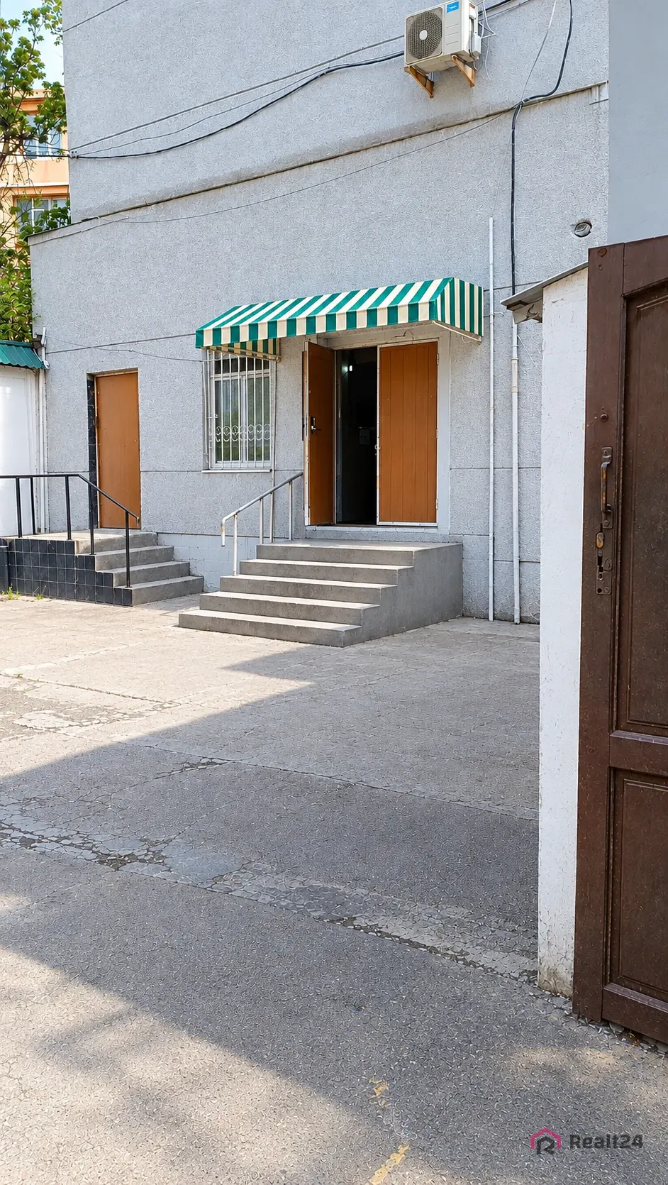 Sotiladi tijorat binosi, 49 m², 1/4 qavat — Yashnobod tumani