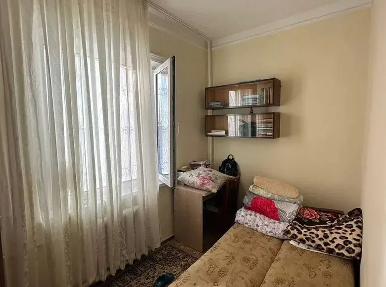 Продаётся 3-комнатная квартира, 56 м², 3/4 этаж — Юнусабадский район