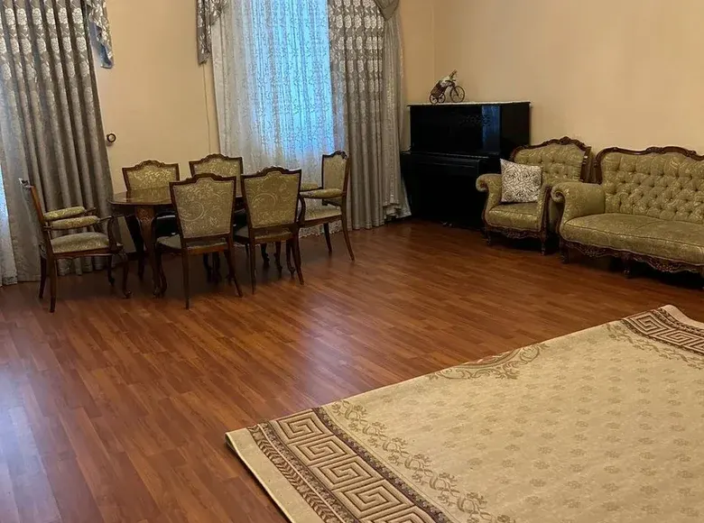 Ijaraga beriladi 4 xonali hovli uy, 4 sotix, 400 m² — Mirzo Ulugʻbek tumani