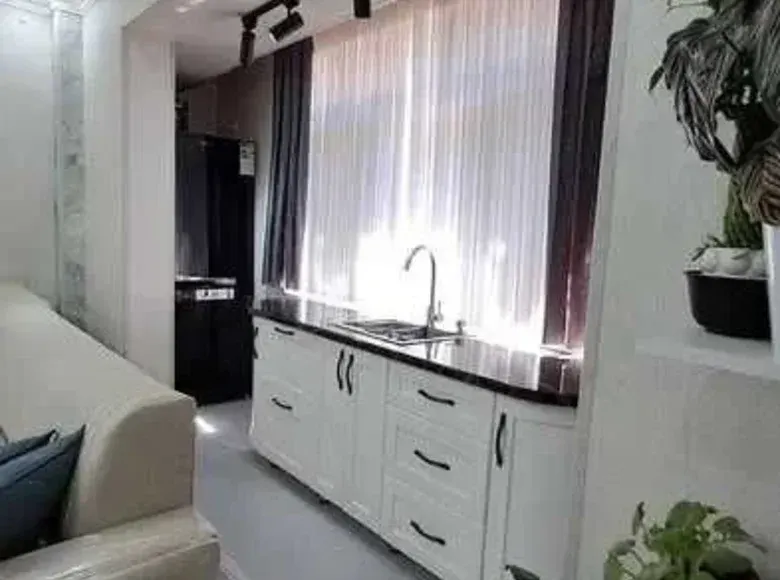 Продаётся 4-комнатная квартира, 77 м², 2/9 этаж — Мирзо-Улугбекский район