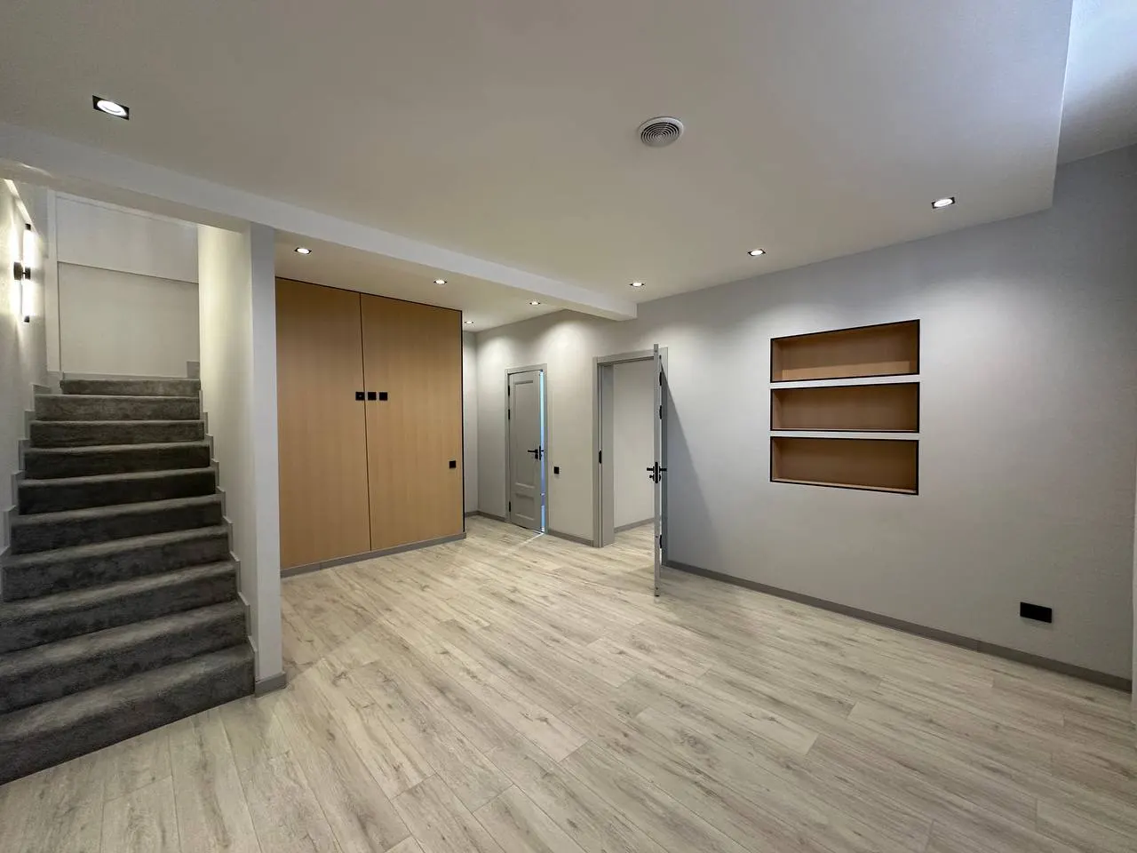 Сотилади 3 хонали квартира, 105 м², 1/9 қават — Яккасарой тумани