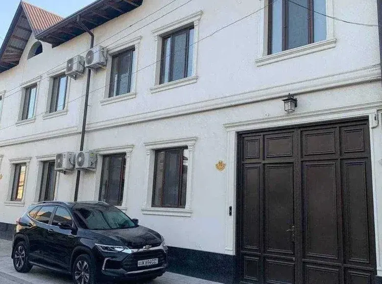 Sotiladi 6 xonali hovli uy, 270 m² — Mirzo Ulugʻbek tumani