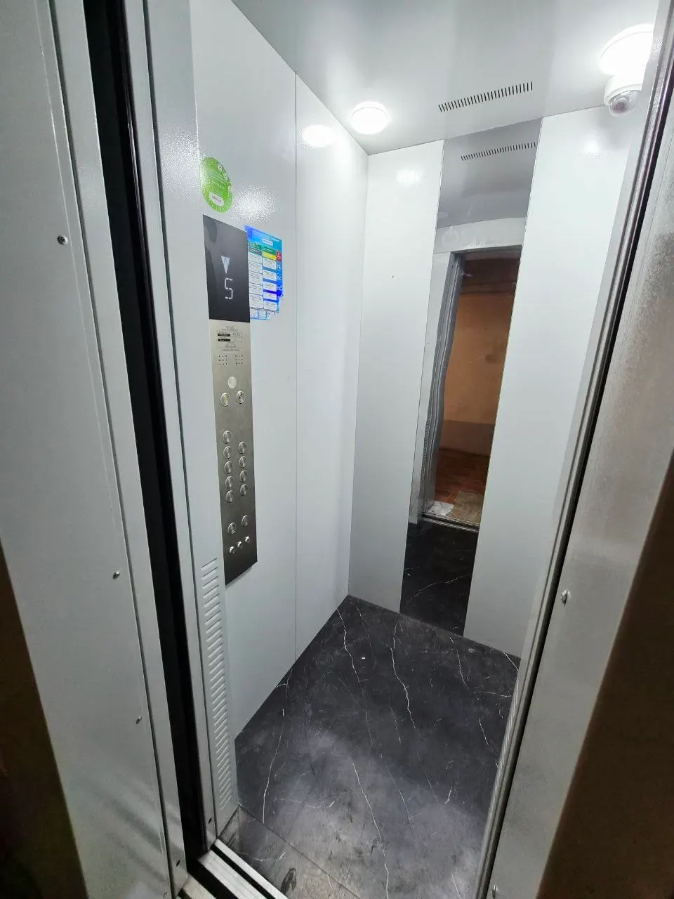 Сотилади 4 хонали квартира, 100 м², 5/9 қават — Яккасарой тумани