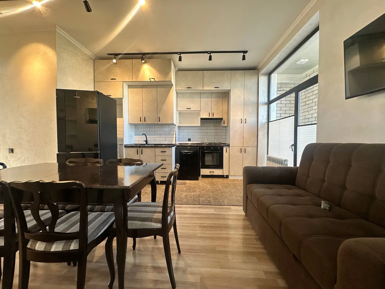 Продаётся 2-комнатная квартира, 72 м², 10/12 этаж — Яккасарайский район
