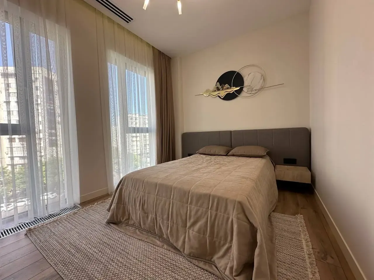 Сдаётся 3-комнатная квартира, 90 м², 4/12 этаж — Мирабадский район