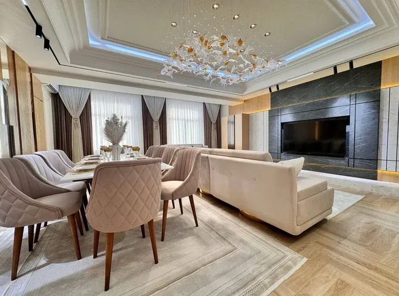Продаётся 4-комнатная квартира, 140 м², 9/10 этаж — Яккасарайский район