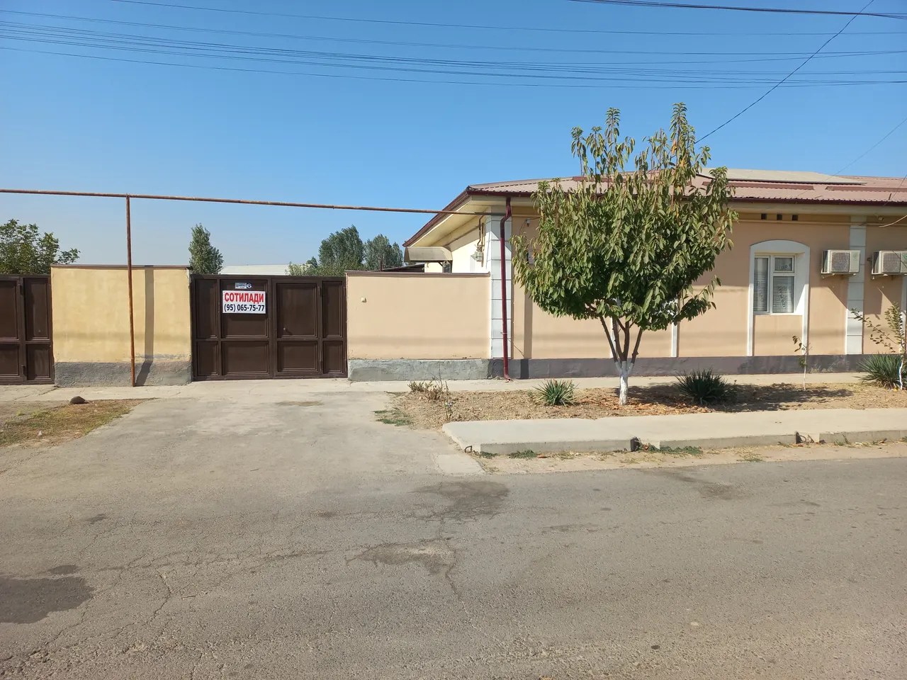 Sotiladi 3 xonali hovli uy, 4 sotix, 83 m² — Oʻrtachirchiq tumani