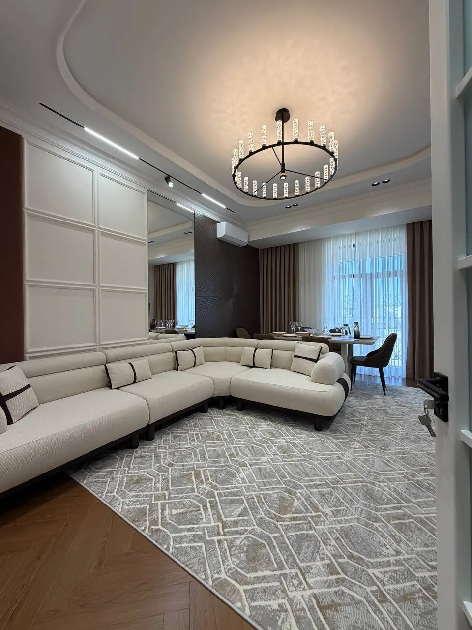 Продаётся 4-комнатная квартира, 130 м², 10/11 этаж — Юнусабадский район
