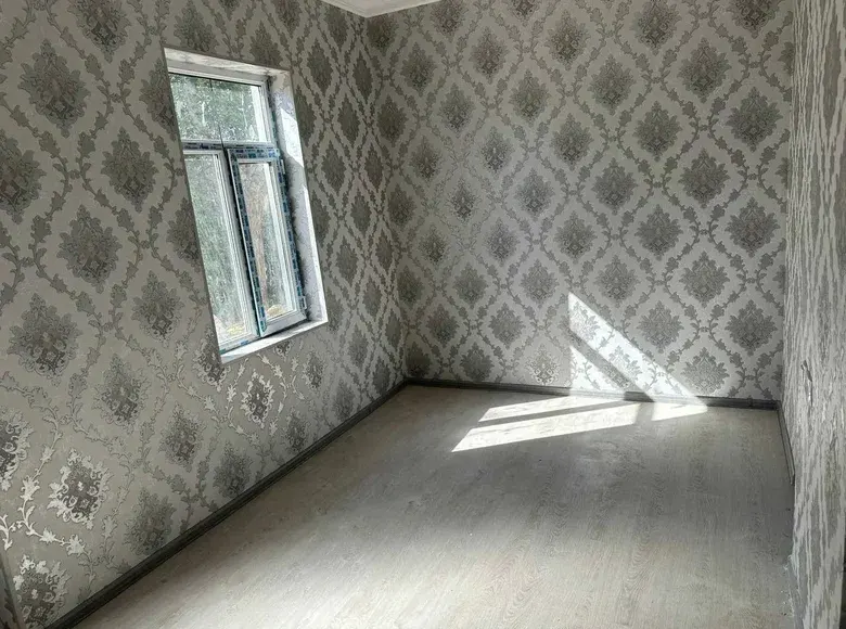 Sotiladi 4 xonali hovli uy, 80 m² — Yashnobod tumani