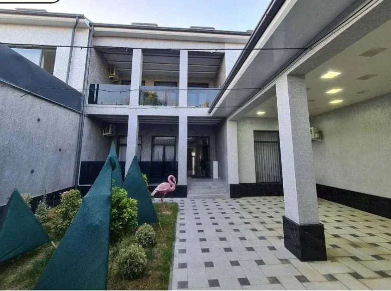 Sotiladi 6 xonali hovli uy, 3 sotix, 450 m² — Mirzo Ulugʻbek tumani