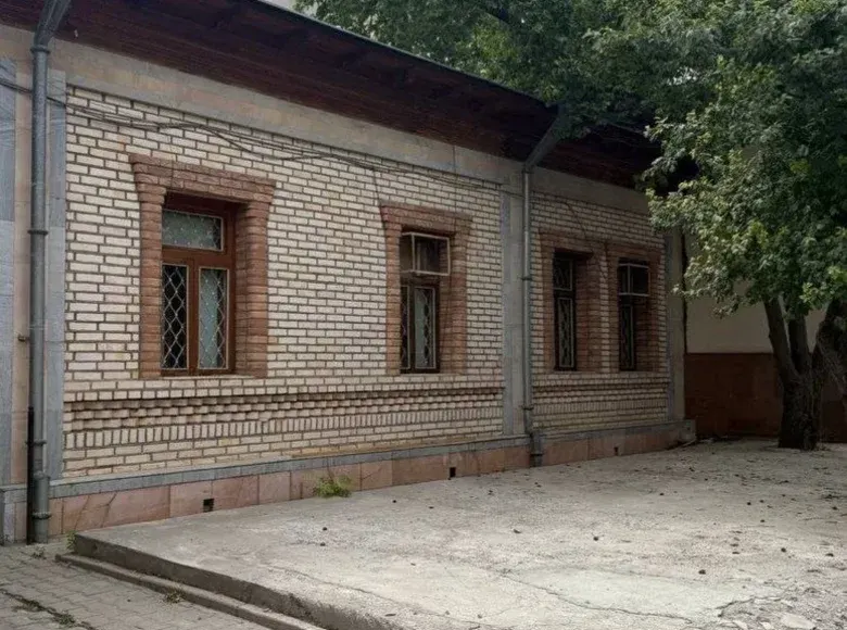 Сотилади 5 хонали ҳовли уй, 4.8 сотих, 300 м² — Тошкент шаҳри