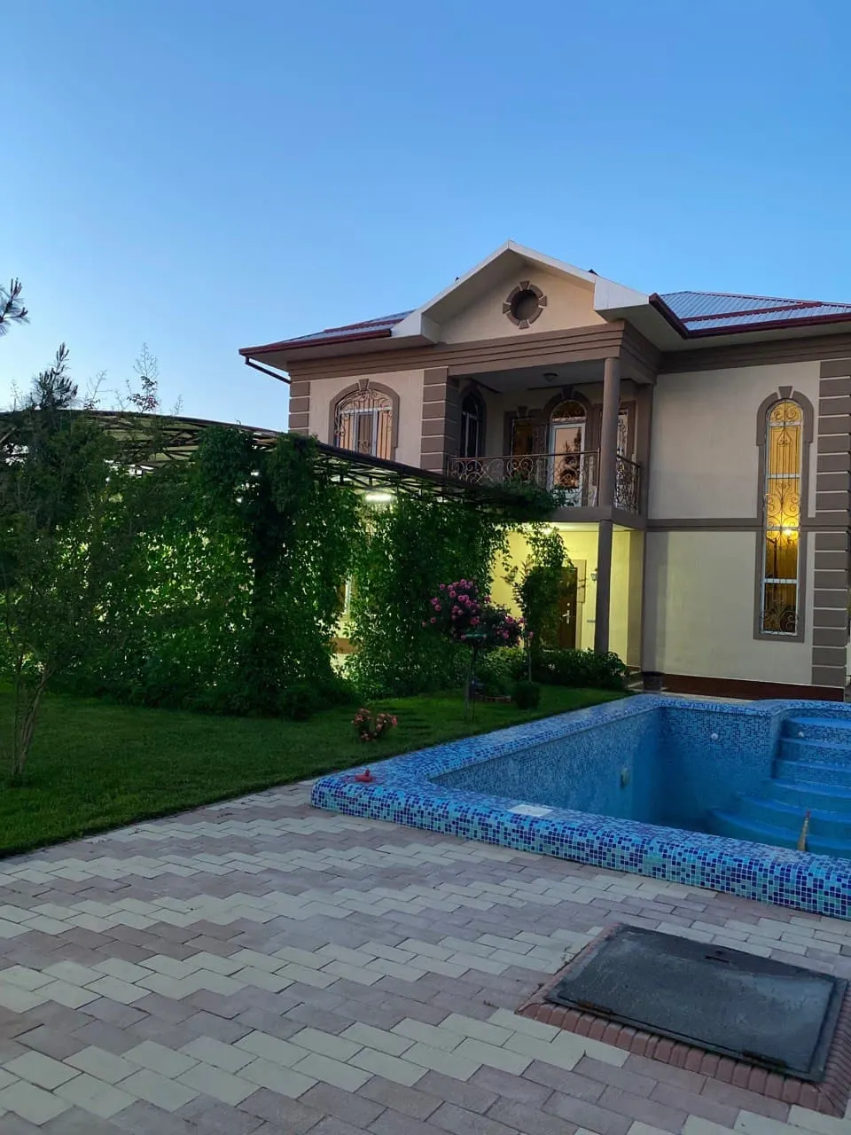 Ижарага берилади 6 хонали ҳовли уй, 6 сотих, 250 м² — Яшнобод тумани