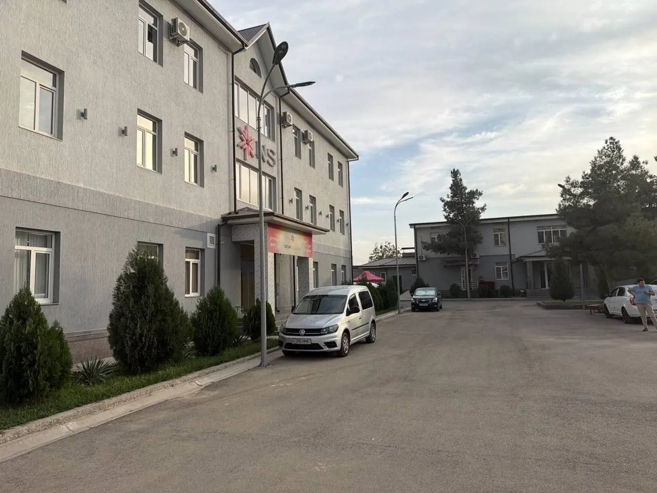 Сотилади тижорат биноси, 2200 м², 67 сотих — Бектемир тумани
