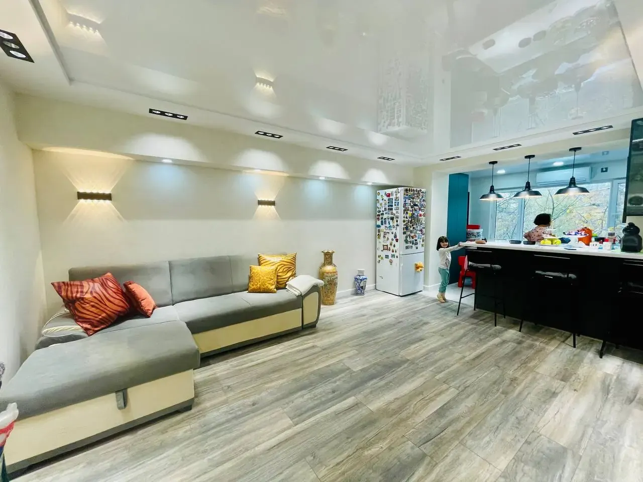 Sotiladi 3 xonali kvartira, 85 m², 4/7 qavat — Yakkasaroy tumani