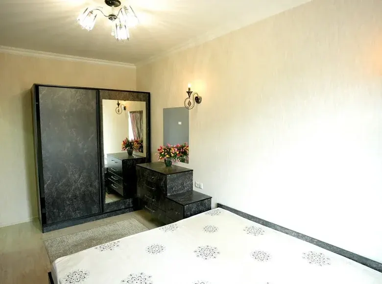Сдаётся 2-комнатная квартира, 60 м², 1/7 этаж — Учтепинский район
