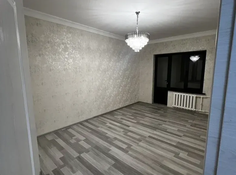 Продаётся 3-комнатная квартира, 58 м², 1/4 этаж — Шайхантахурский район