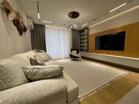 Сдаётся 4-комнатная квартира, 140 м², 5/8 этаж — Шайхантахурский район