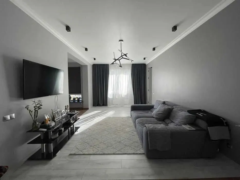 Ijaraga beriladi 2 xonali kvartira, 90 m², 4/8 qavat — Mirobod tumani