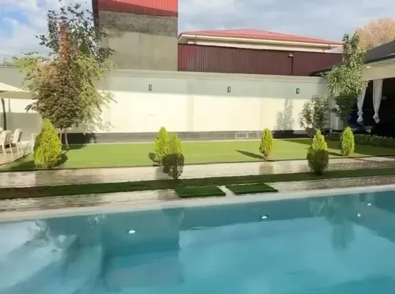Sotiladi 6 xonali hovli uy, 600 m² — Mirobod tumani