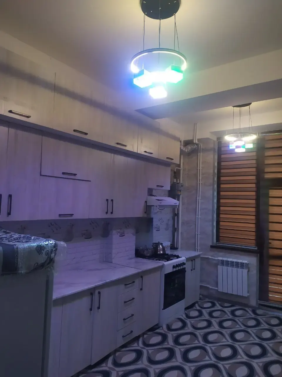 Сотилади 2 хонали квартира, 45 м², 3/9 қават — Навоий шаҳри