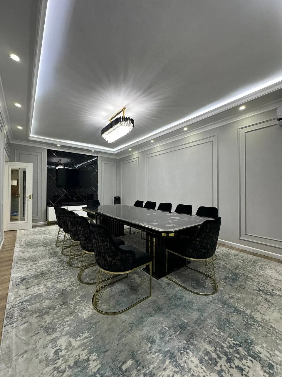 Продаётся 4-комнатная квартира, 140 м², 3/8 этаж — Чиланзарский район