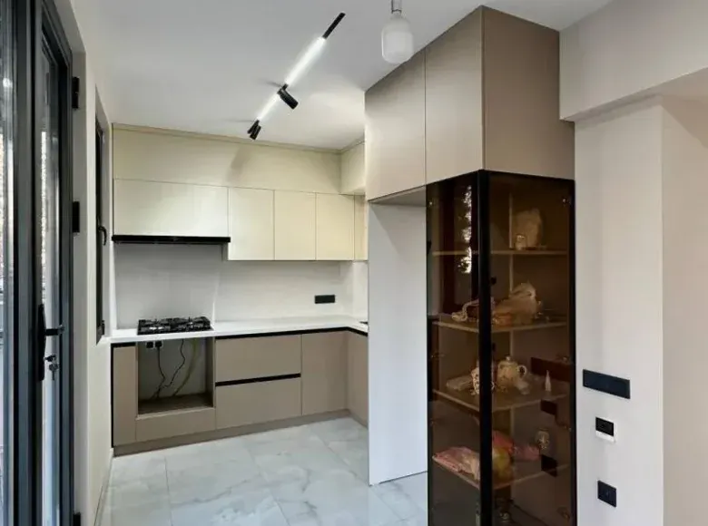 Продаётся 3-комнатная квартира, 80 м², 1/4 этаж — Юнусабадский район