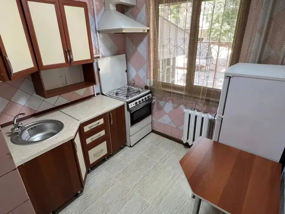 Сдаётся 3-комнатная квартира, 60 м², 1/4 этаж — Учтепинский район