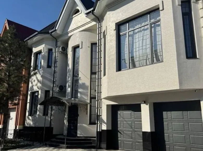 Продаётся 7-комнатный дом, 6 сот., 450 м² — Яккасарайский район