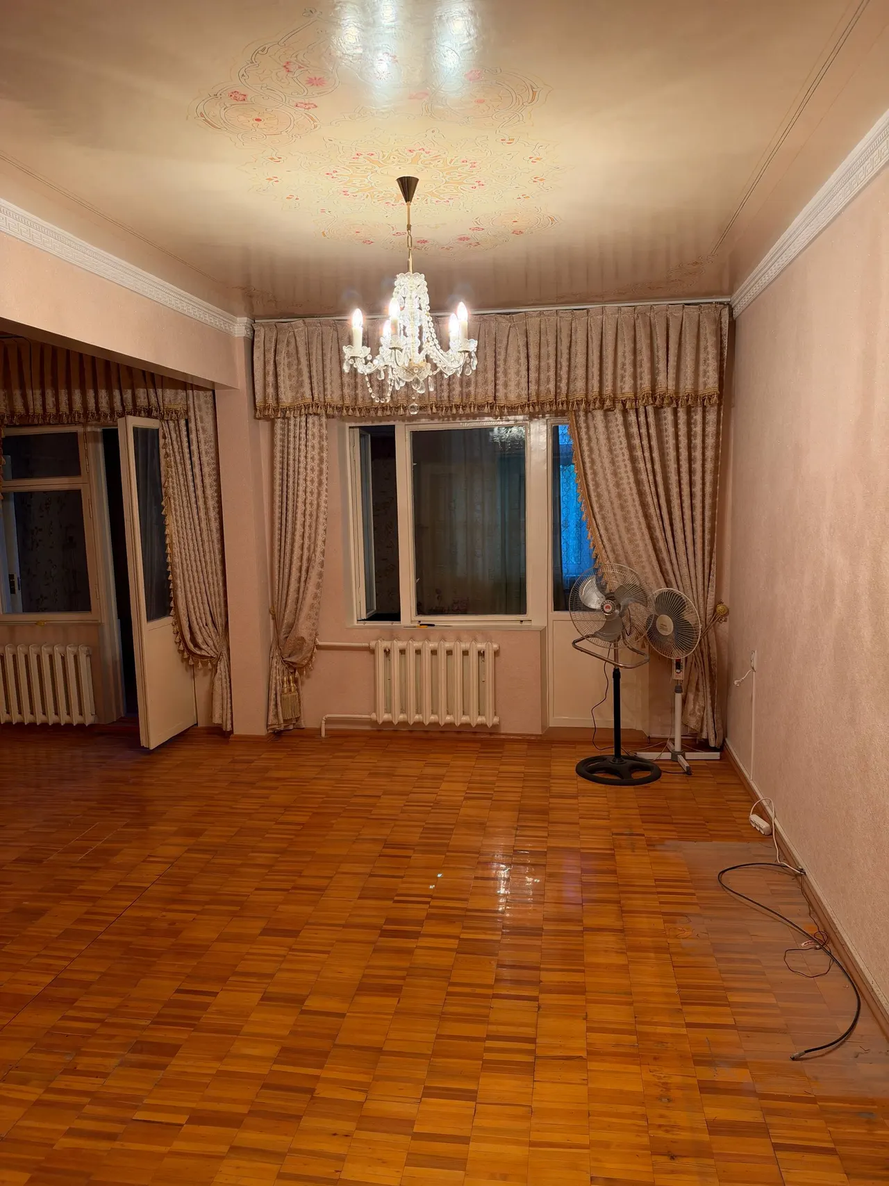 Продаётся 4-комнатная квартира, 110 м², 3/5 этаж — Юнусабадский район