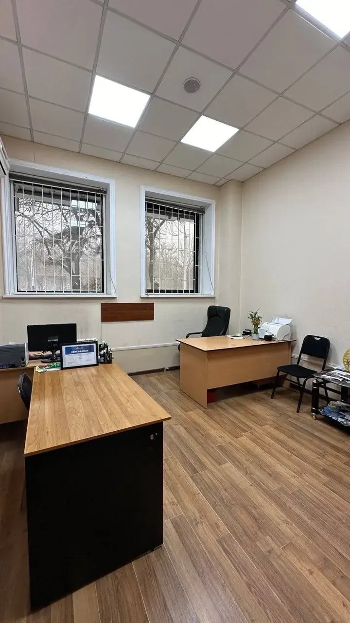 Продаётся коммерческое помещение, 695 м², 1/1 этаж — Шайхантахурский район