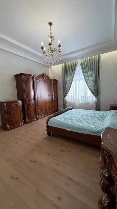 Sotiladi 7 xonali hovli uy, 4,4 sotix, 2 qavatli — Mirzo Ulugʻbek tumani