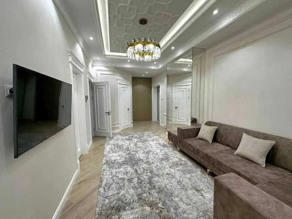 Сдаётся 3-комнатная квартира, 100 м², 5/9 этаж — Яккасарайский район