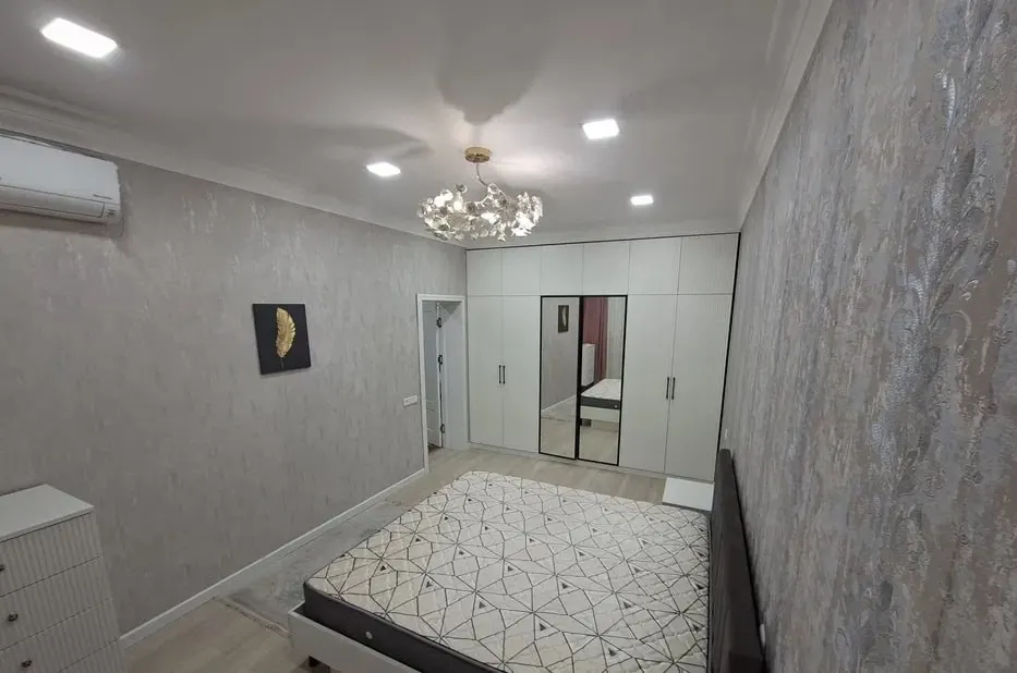 Сдаётся 3-комнатная квартира, 90 м², 6/10 этаж — Яккасарайский район