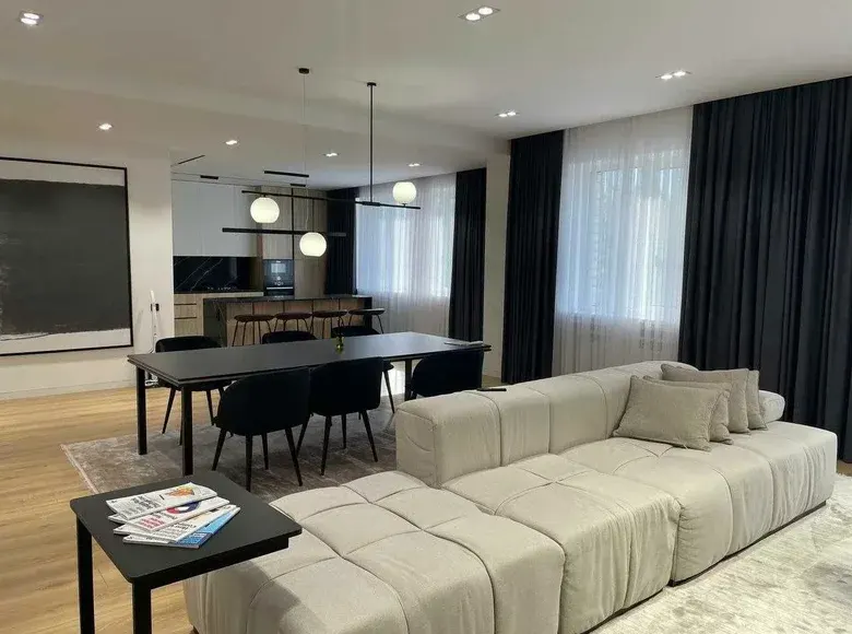 Сдаётся 4-комнатная квартира, 211 м², 4/8 этаж — Яккасарайский район