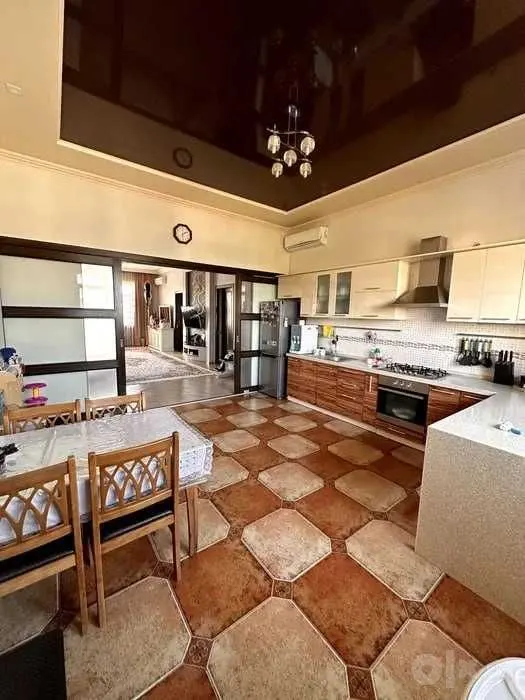 Sotiladi 5 xonali kvartira, 178 m², 7/7 qavat — Mirobod tumani